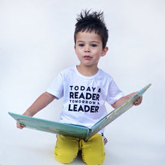 Inspire with Knowledge: TODAY A READER TOMORROW A LEADER Short Sleeve T-shirt